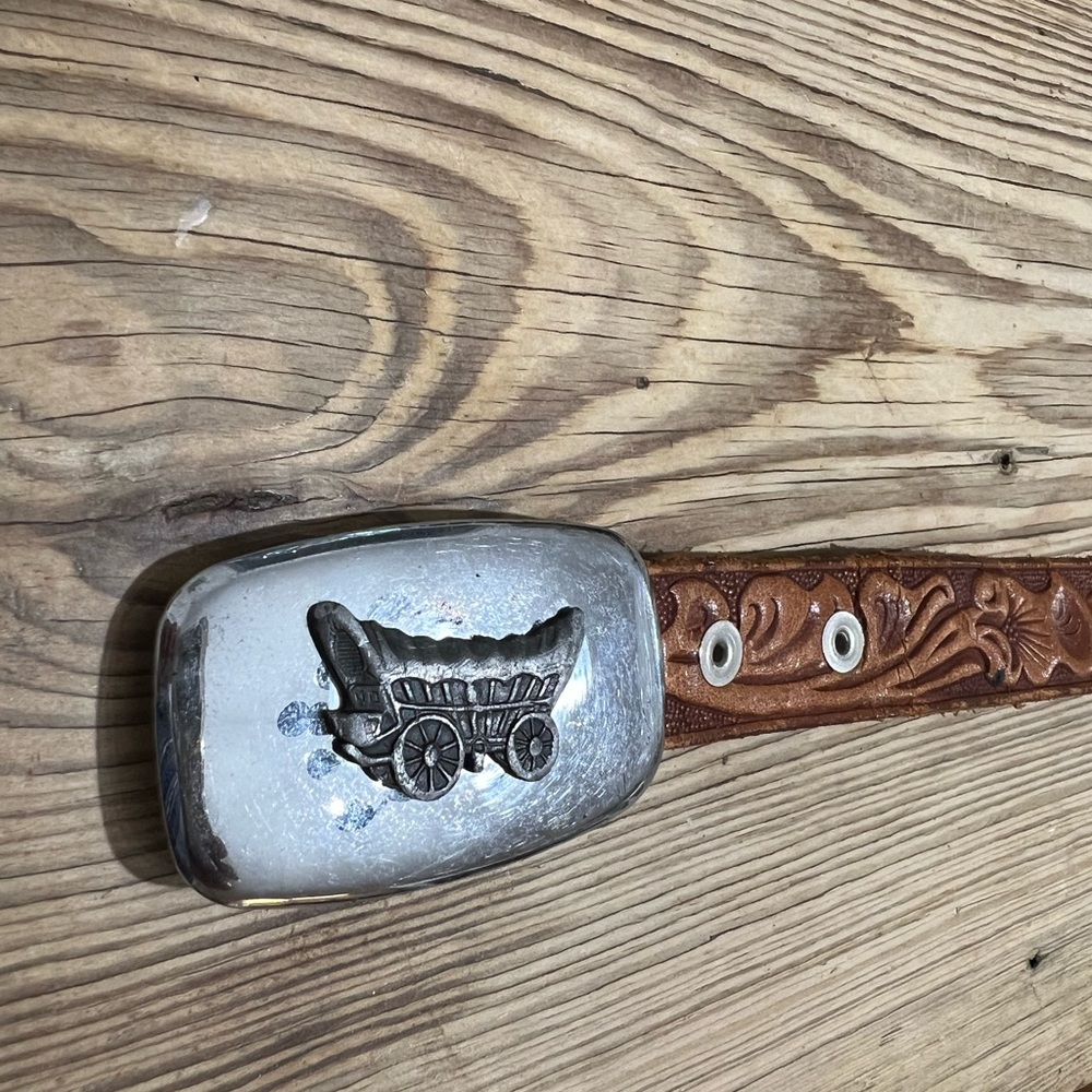 Vintage Tooled leather belt. Size 30